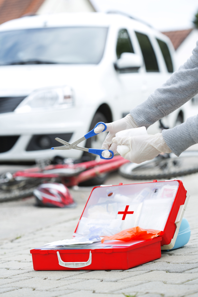 First aid during car crash 